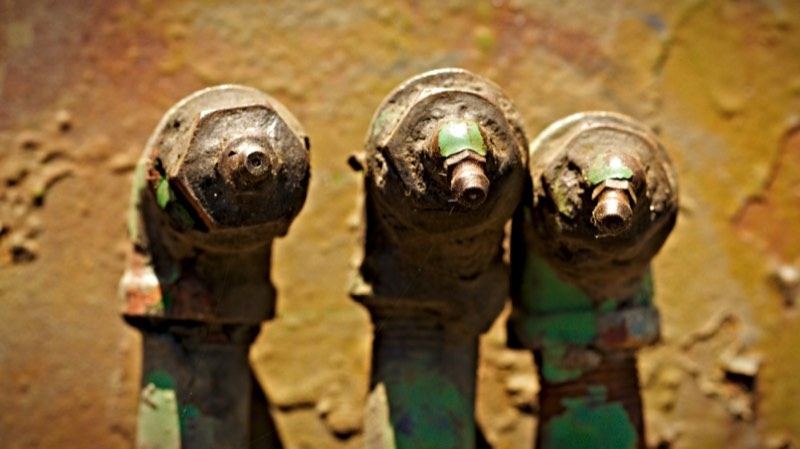 Anti-corrosion protection of a metal structure
